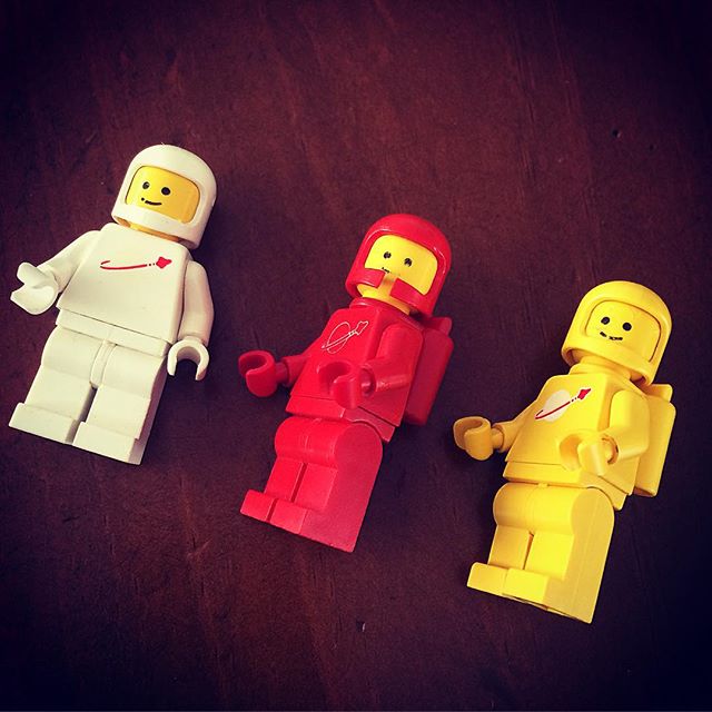 I found these little vintage guys in Ben's Lego. I think little fingers have taken them from my brothers collection......sorry Uncle Darrin 😕