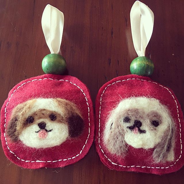 Our amazing neighbors made these gorgeous Christmas decorations. Felted portraits of all our  kids - Ben, Penny & Molly ️️️ - Thank you Momoka